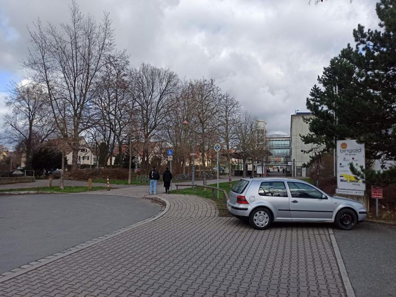 Xzllenz Traum Studio-Apartment, Frei-Parken, U-Bahn, Kueche Neurenberg Buitenkant foto
